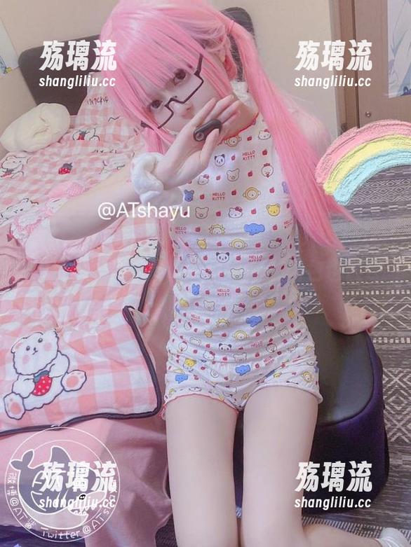 “AT鲨，这身泳衣是谁设计的啊，真想给个赞！”——原图直接放送，图包也随意拿走。
