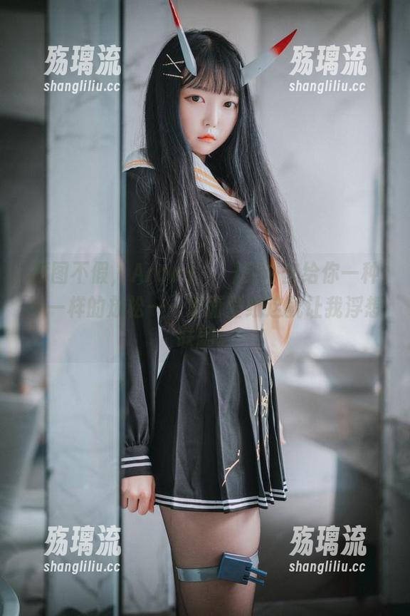 原图不假，Aram(아람)的浴室给你一种不一样的放松——墙面壁纸这就让我浮想联翩。