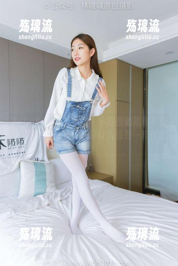 BoBoSocks袜啵啵 - 小甜豆的福利不仅是写真，厚黑丝的光泽让人感到一阵恍惚。