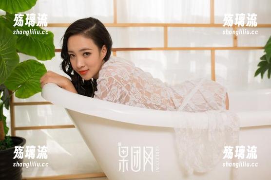 GIRLT果团网 - 当龚玥菲遇上眼镜——别怕，它不会挡住你的光！资源全派发啦！