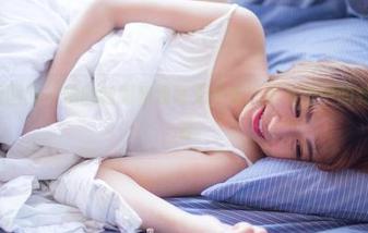 GIRLT果团网 – 她的制服和我毫无关系，但私拍中的龚玥菲真好看