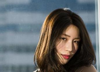 LEEHEEEXPRESS，Min.E(민이)的写真专列，就等你这位乘客上车。