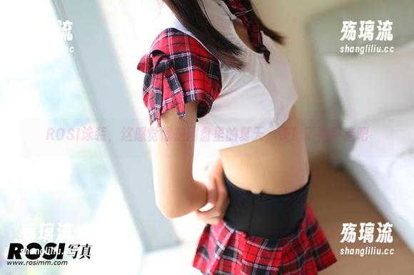 ROSI泳装，这感觉像是网盘里的夏天，快！下载带走吧