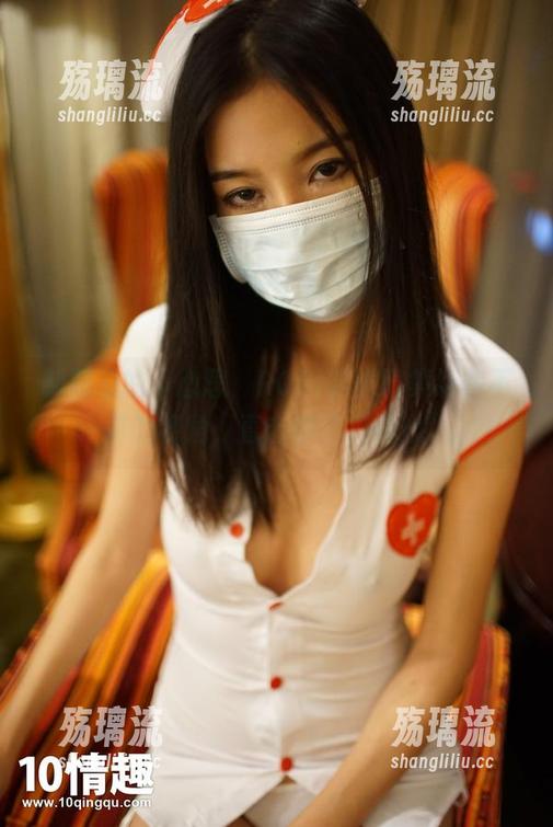 制服里的小心思，ROSI学妹图集给你不一样的视角，直击你的“初心”。
