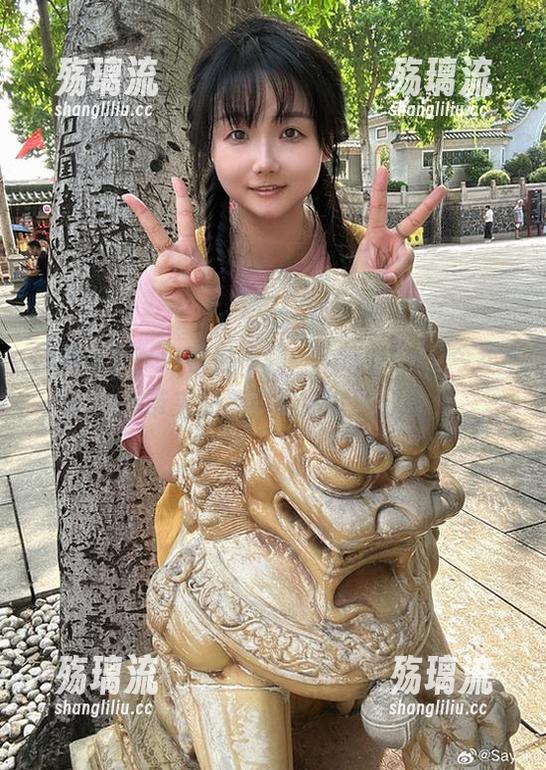 封面光鲜，内容也不赖：Sayako＿今年4岁带来的凑阿库娅套图分享