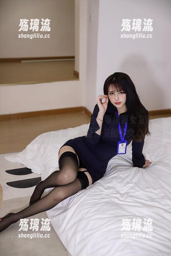 被Tina很妖孽呀的粉色吊带袜猫女友萌到了！高清作品，扑面而来的少女心！