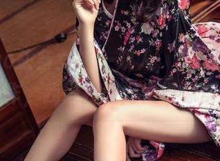 TouTiao头条女神 – 双人，李丽莎的最新大作，我得找时间慢慢琢磨。