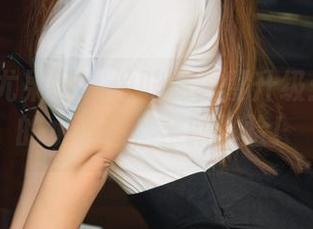 UGirls尤果网 – 倪叶腾再度升级：浴缸里的水资源，全新体验！