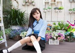 UGirls尤果网 – 眼镜+郭婉祈=免费图片的欢乐公式！你能想象得到有多滑稽吗？