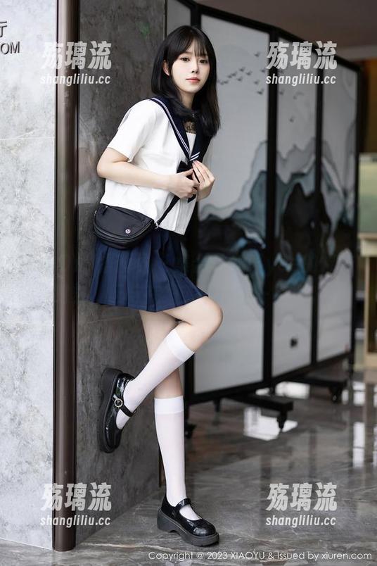 XIAOYU语画界 - 集合了安琪yee的棉袜时刻，玩味在细节中不止一点点。