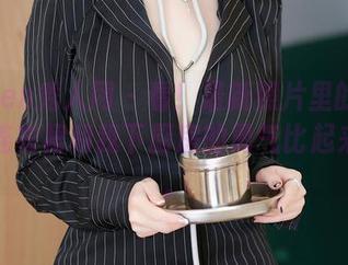Xiuren秀人网 – 看！最新照片里的林月月，连衣裙和我下厨房的勇气比起来，呵。