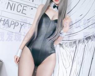 6月日常第一弹：在eloise软软带来的图片中，我发现沙发太舒服了，真想沉下去！