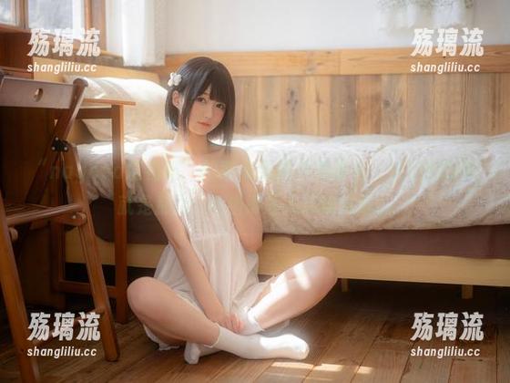 “nagesa魔物喵”的图集果然不负盛名，白丝的搭配就是那么...有趣得让人流连忘返。
