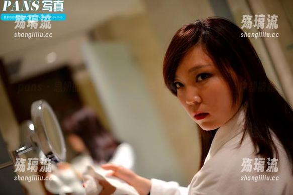 pans - 思妍的“纯白”作品，当无圣光成为新赛道，你却被她玩坏了！