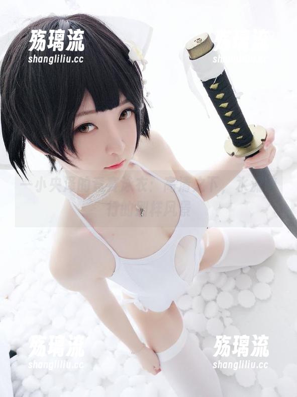 一小央泽的竞赛泳衣：高清之下，水流前行的别样风景