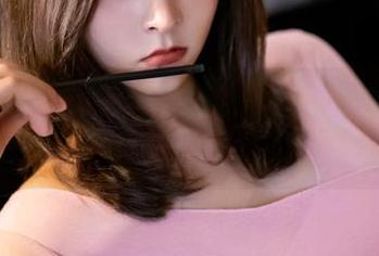 丽柜 – 克拉拉的OL写真，怎么能不下载一波呢？