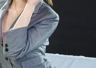 丽柜 – 免费分享文芮的秘书合集，让我想起那些加班的日子……有没有人准备咖啡？