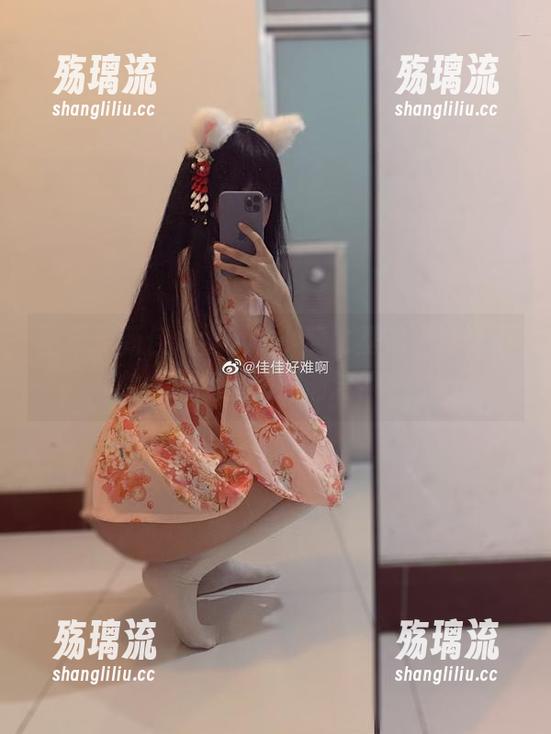 图册更新佳佳酱ovo小熊比基尼，这算不算新型海滩潮流？