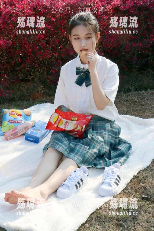 初夏女神 - 安妮与显眼包之间的爱恨情仇：美图掀起的小波浪！