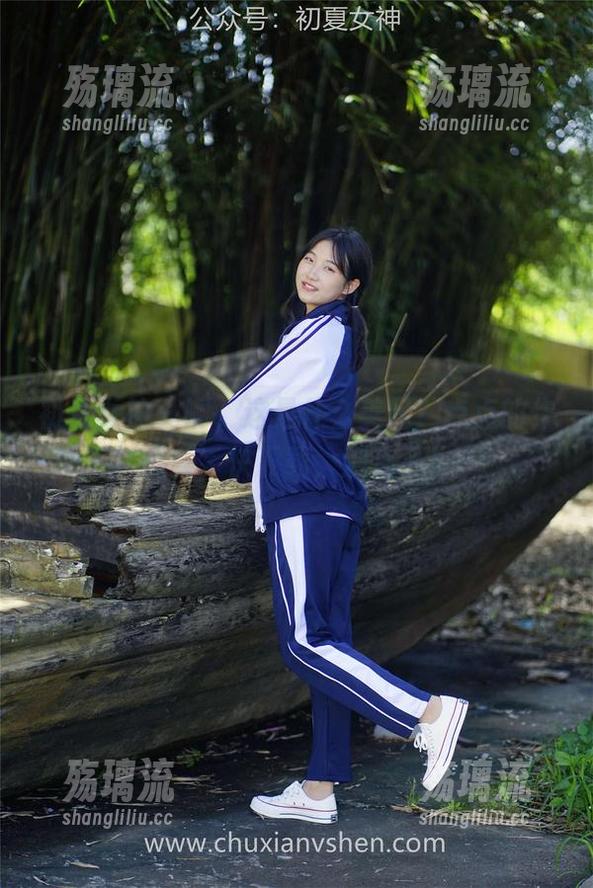 初夏女神-点点 初夏女神 - 啊,这是什么美足?点点的作品集,快下载,别拖了!