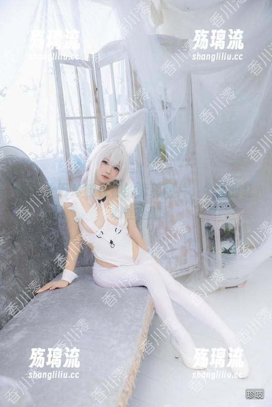 看了十万珍吱伏特的泳装图片，今天的红心怪怪的