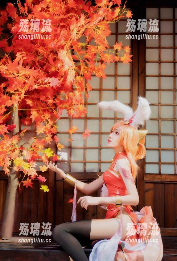 南桃Momoko 南桃Momoko的睡衣cos,哪里会有如此自信的人?连房间的老榆树都想搭一白!