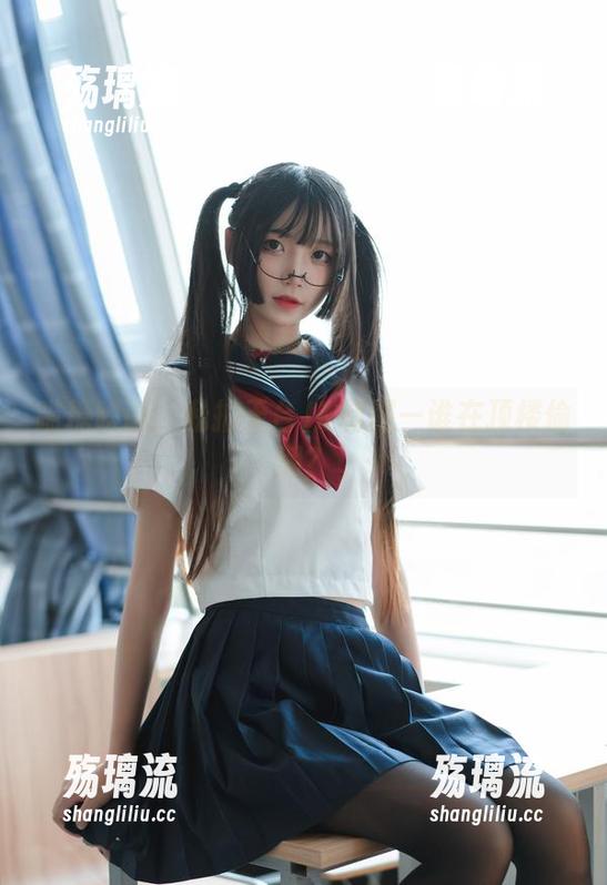 喵糖映画：私拍天台JK制服—谁在顶楼偷懒？
