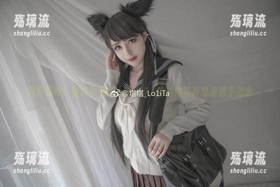 抛开常规！图库中塔塔_Lo1iTa的空姐写真总是超乎想象
