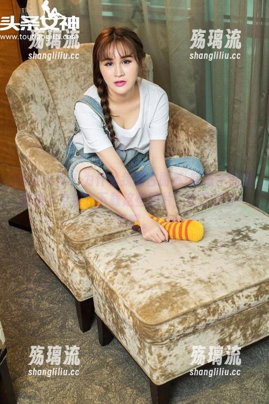 头条女神 - 为什么我对古丽苏·阿依木的温柔情不自禁？下载这些图片，自己体会一下吧。