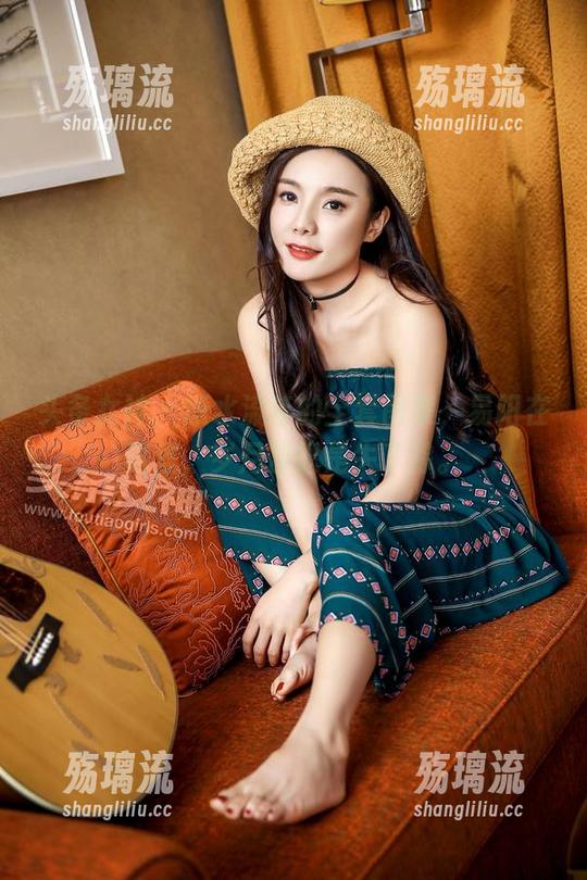 头条女神 - 逝水流年的全套图集，易阳在这里，岁月却像是失了踪。