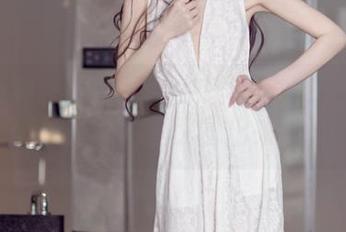 头条女神 – 大家好！在线的修女在杨漫妮baby的图片里又冒出来了……