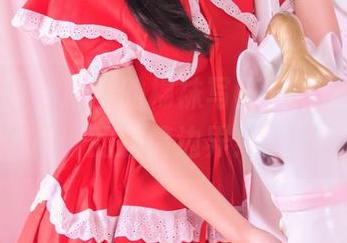 头条女神 – 琳琳的棉袜写真，打破袜子界的激情边界！
