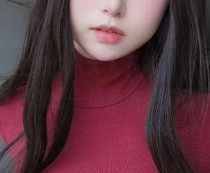 在线看女主K的“大人下着”，不只是秀，更像是一场随意的挑逗。