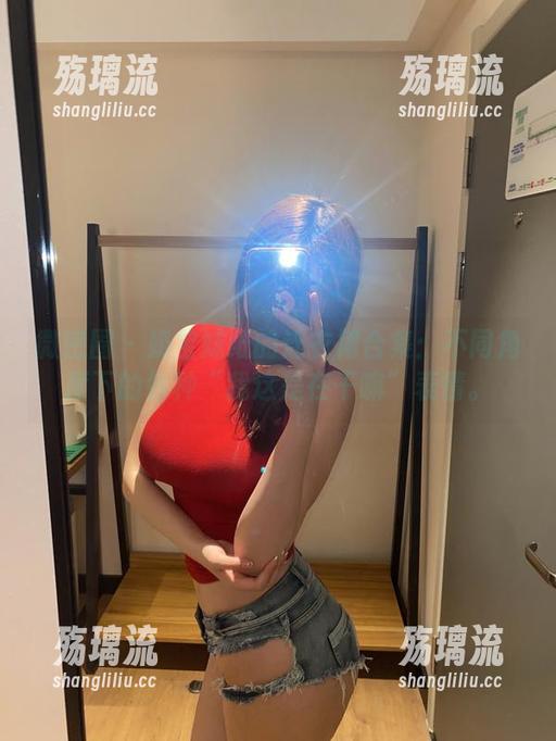 微密圈 - 奶宝妹纸的连衣裙合集：不同角度下的各种“我这是在干嘛”表情。