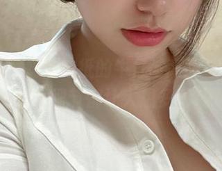 微密圈 – 奶宝妹纸的牛仔与高跟鞋，图片里的每个细节都让人想多看几眼！