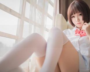 宅夏yoko的水手服黑丝写真，让我瞬间怀疑人生，人生被骗了我的眼睛！