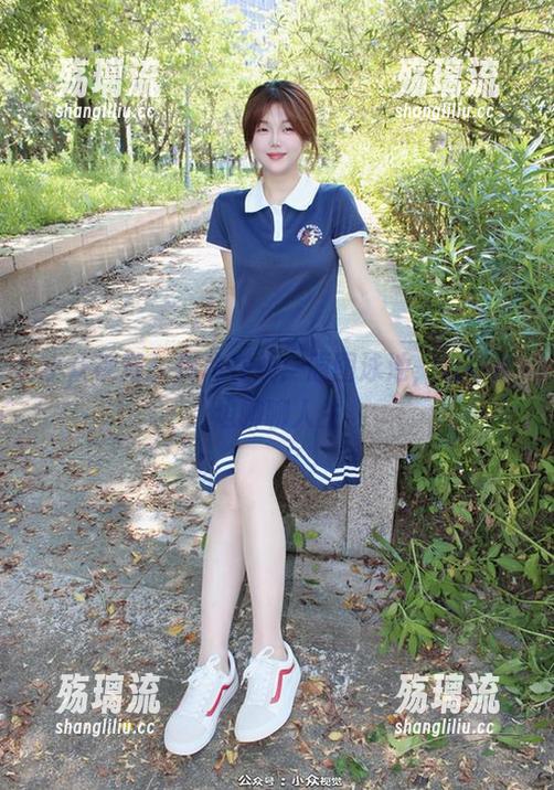 小众视觉 - 玲玲在线：原图泳池，边泡水边聊聊人生