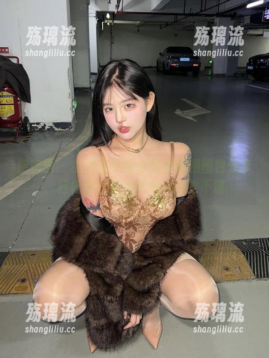 微密圈 - 小优优子给你婚纱真相图包分享，轻松撩出各种风情，感觉不错