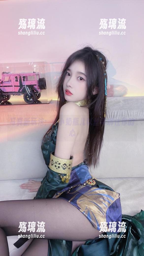 写真新玩法：小小奶瓶儿以丝带绑住你的心