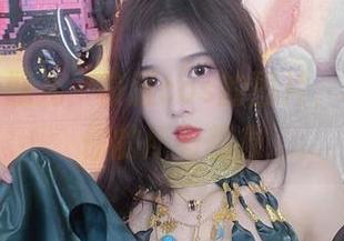 瞧小小奶瓶儿，校服cos的图片，真能调动你的所有想象