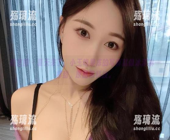 微密圈 - 夏天来了，小玉吃果冻的写真就像冰淇淋一样甜，原图黑科技。