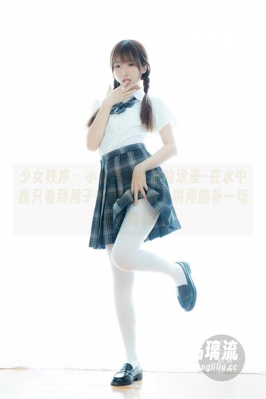 少女秩序 - 小鱼与连衣裙的浪漫–在水中我只看到裙子在翩翩起舞，瞬间脑补一场水下婚礼。