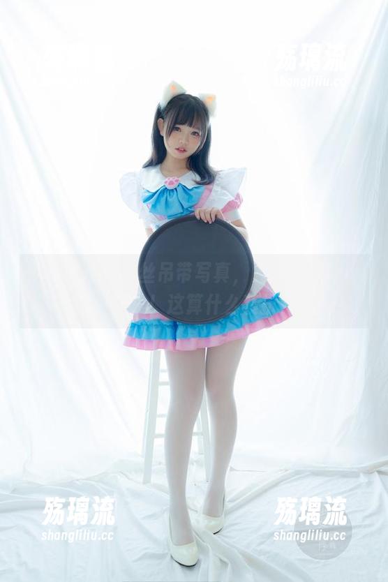 少女秩序 少女秩序的白丝吊带写真,竟然让我眼前一亮?!这算什么装扮?