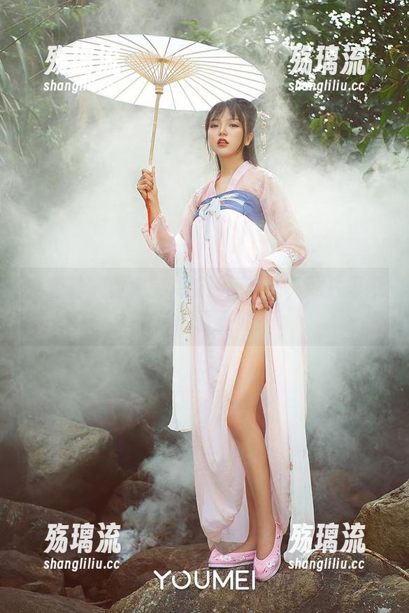 尤蜜荟 - 黄金宝儿的迷离美图，照片里藏着谁的青春期？