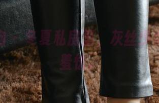 异思趣向 – 冬夏私房里，灰丝少女的那点羞怯。