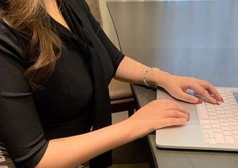 微密圈 – 校园写真中的张思允，难道是在暗示要我一起去冒险吗？