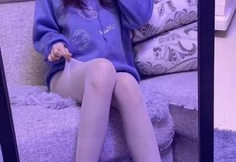 微密圈 – 更新！提袜少女“修女”写真，全新的姐弟入场，当然得穿上最靓的袜子！