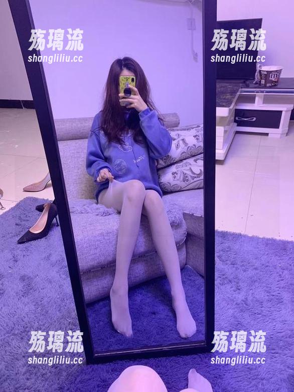 微密圈 - 更新！提袜少女“修女”写真，全新的姐弟入场，当然得穿上最靓的袜子！