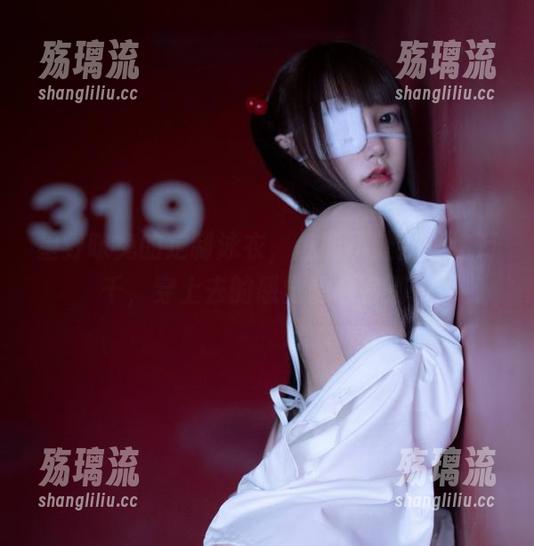 星野咪兔的定制泳衣，怎能不让我思绪万千，穿上去的感觉想必特别…