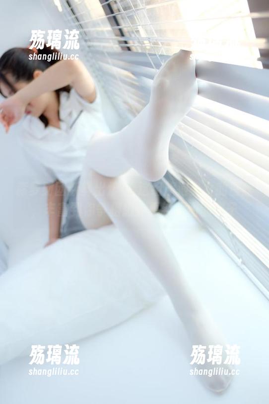 森萝财团 森萝财团新鲜出炉-看这组旗泡少女的白丝,丰富到你争相想要更新原图的样子